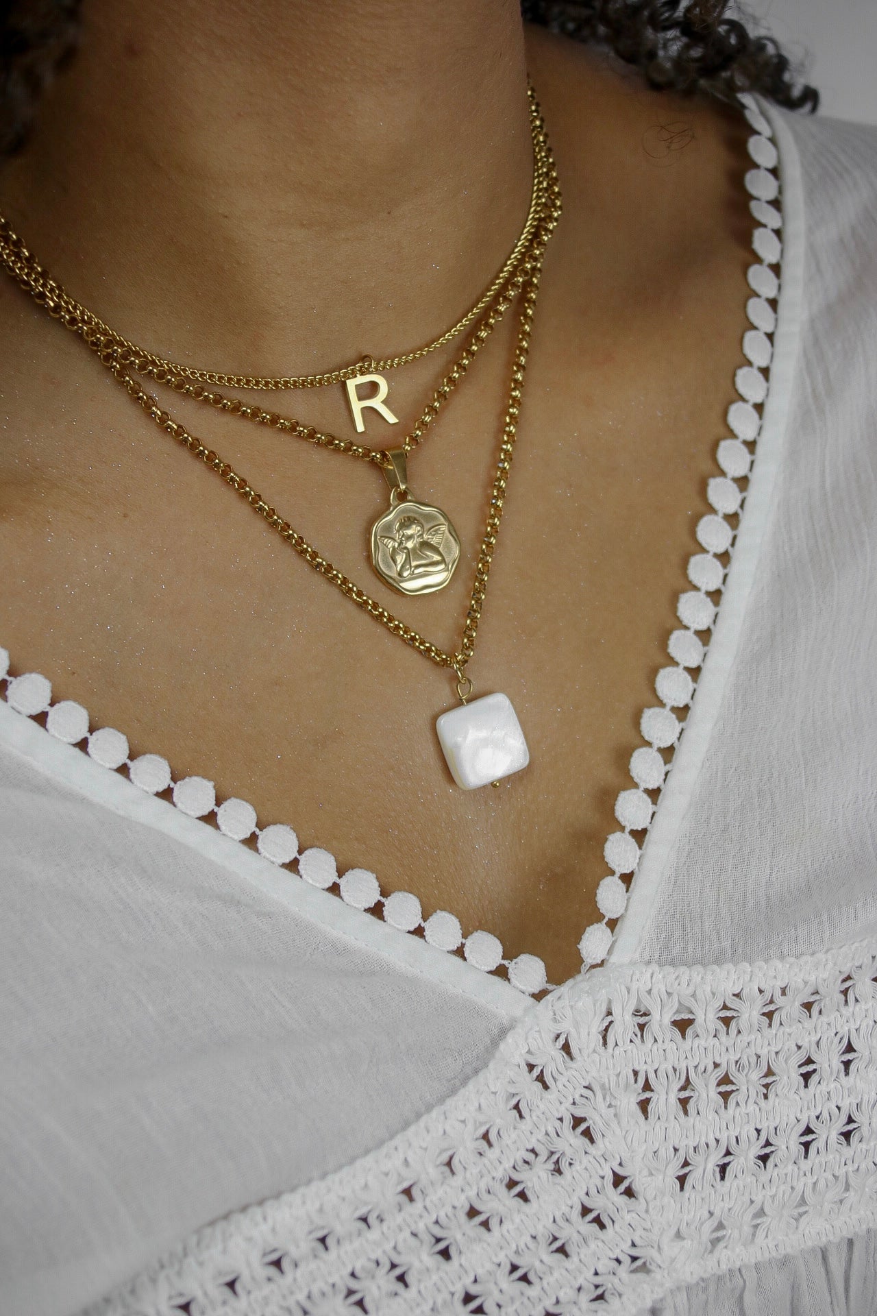 INITIAL NECKLACE III
