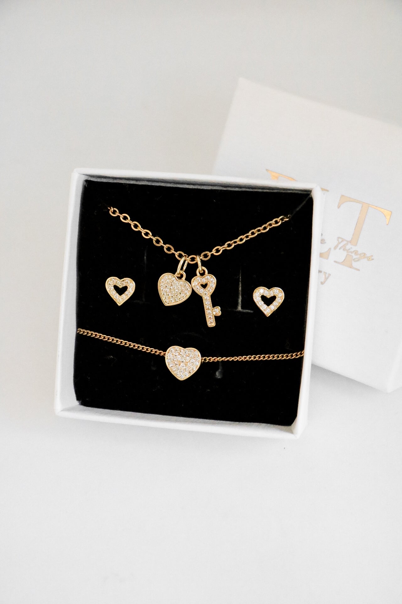 COFFRET TAKEN